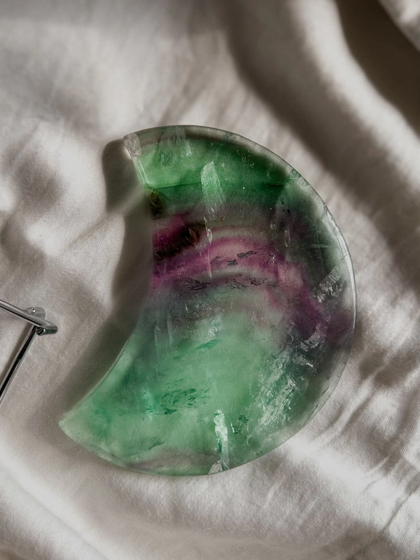 luna in Fluorite Arcobaleno